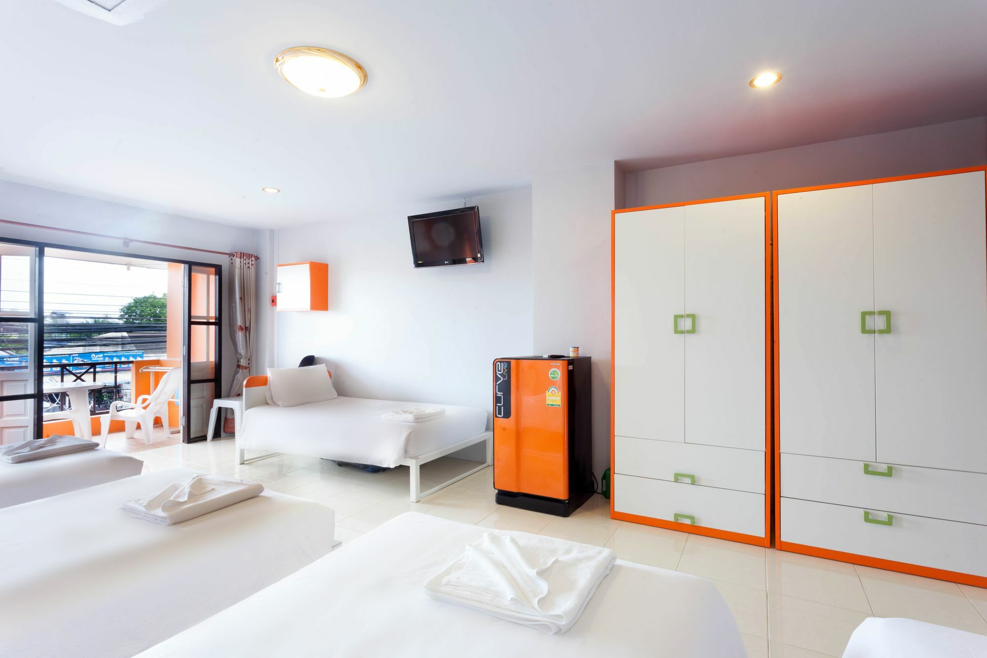 Luna Guesthouse And Travel Rawai Exterior photo