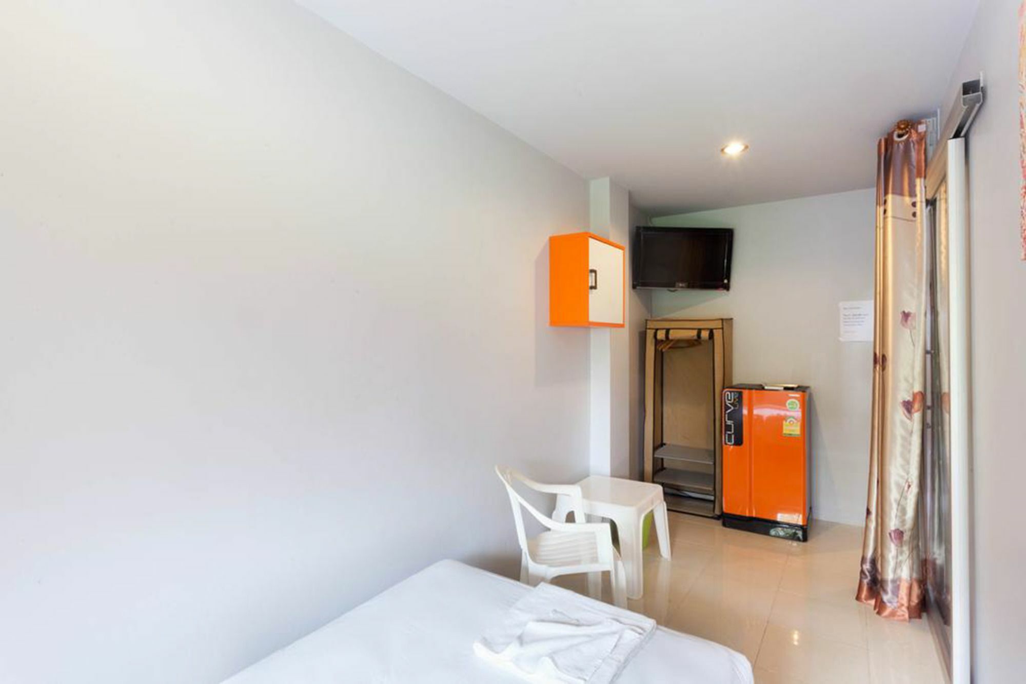 Luna Guesthouse And Travel Rawai Exterior photo
