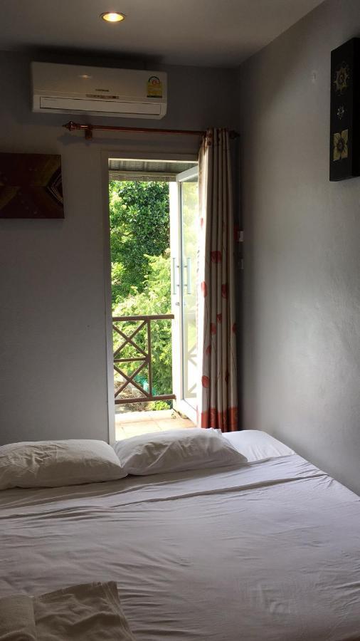 Luna Guesthouse And Travel Rawai Exterior photo